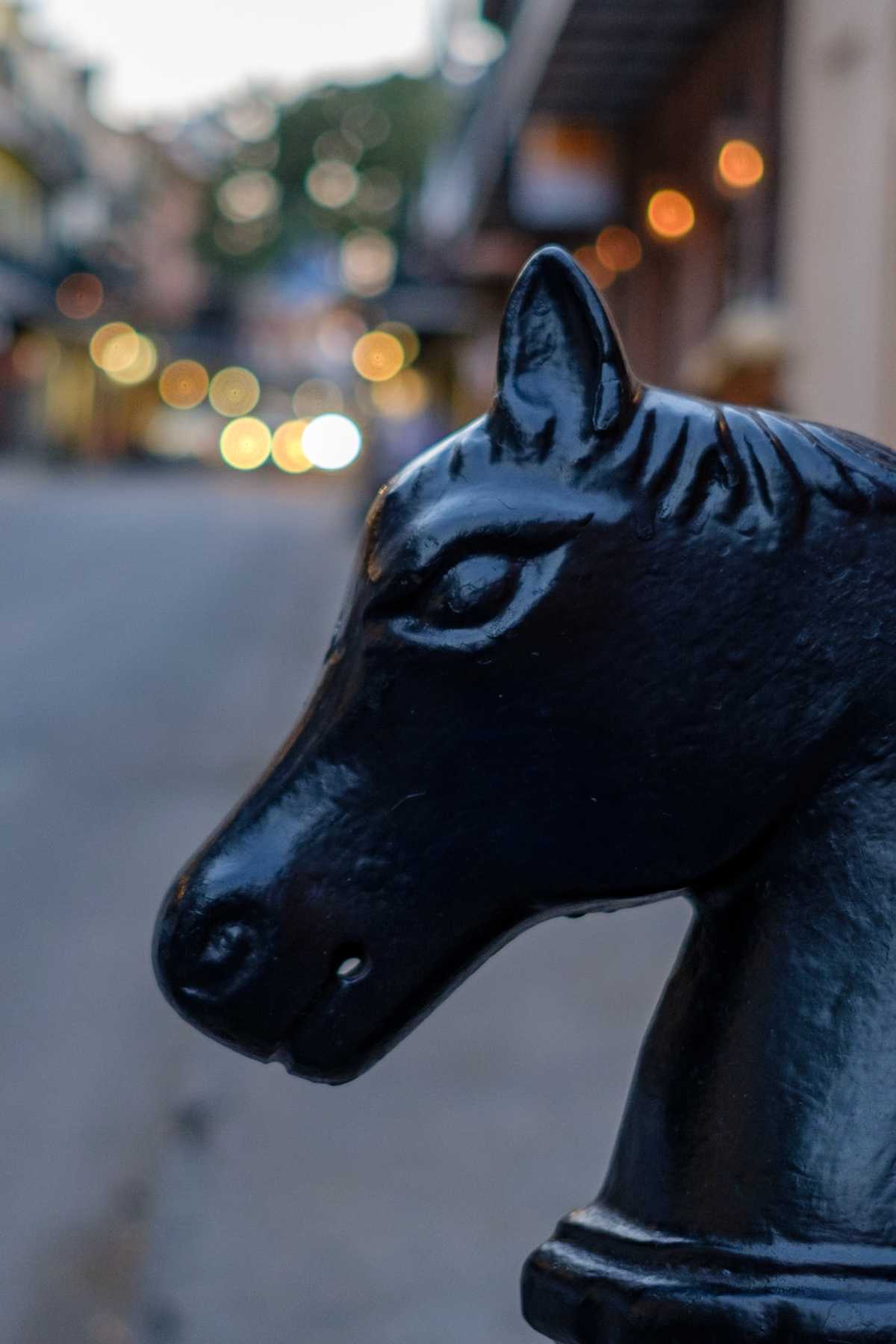 Horse head bollard